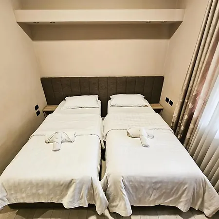 דירה Sunflower Twin טיראנה