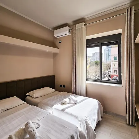 Sunflower Twin ティラナ