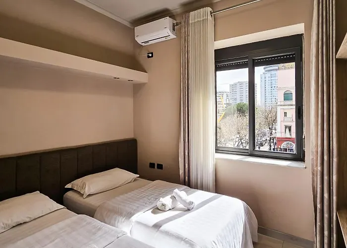 Sunflower Twin Τίρανα